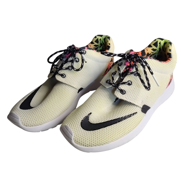 Nike White Roshe Running Shoes Sneakers Lace Up breathable Sz 7Y Youth Girls 7 - Picture 2 of 9